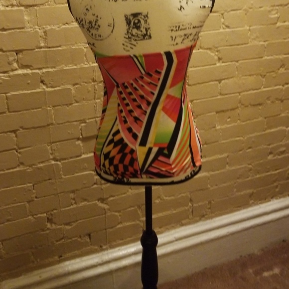 Cute top - Picture 2 of 5